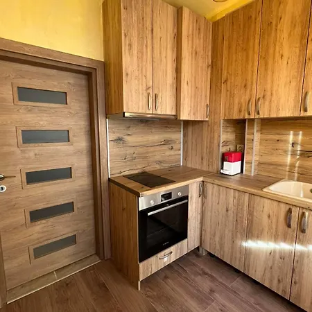Bright & Cozy- 2br With Private Parking Варна