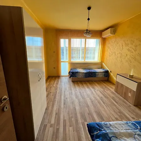 Апартаменты Bright & Cozy- 2br With Private Parking