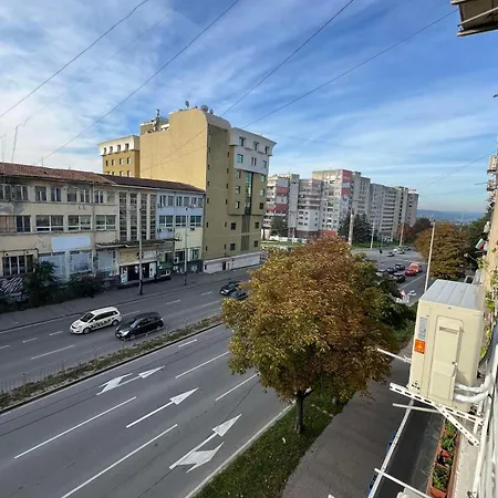 Apartment Bright & Cozy- 2br With Private Parking Varna