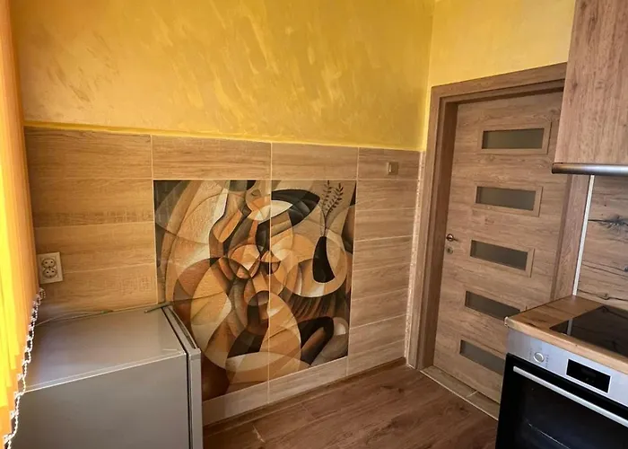 公寓 Bright & Cozy- 2br With Private Parking